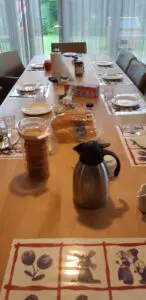 Het ontbijt staat klaar in een huis van Dagelijks Leven, thuis voor bewoners met dementie. 