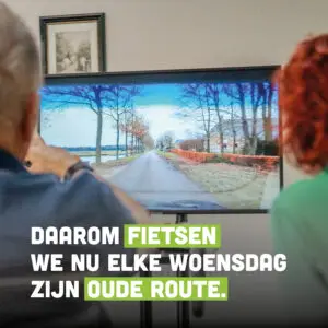 Meneer fietst zijn oude route met verzorgende ig