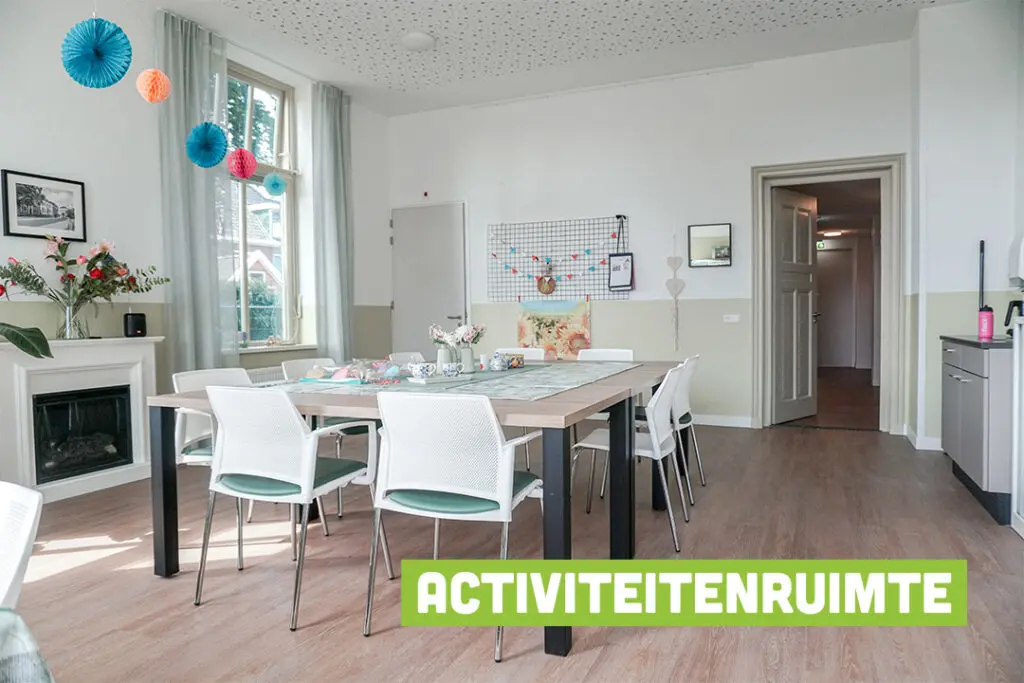 Een foto van Het Oosterkerkhuis van Dagelijks Leven waar mensen met dementie kleinschalig en betaalbaar wonen in een particuliere zorginstelling