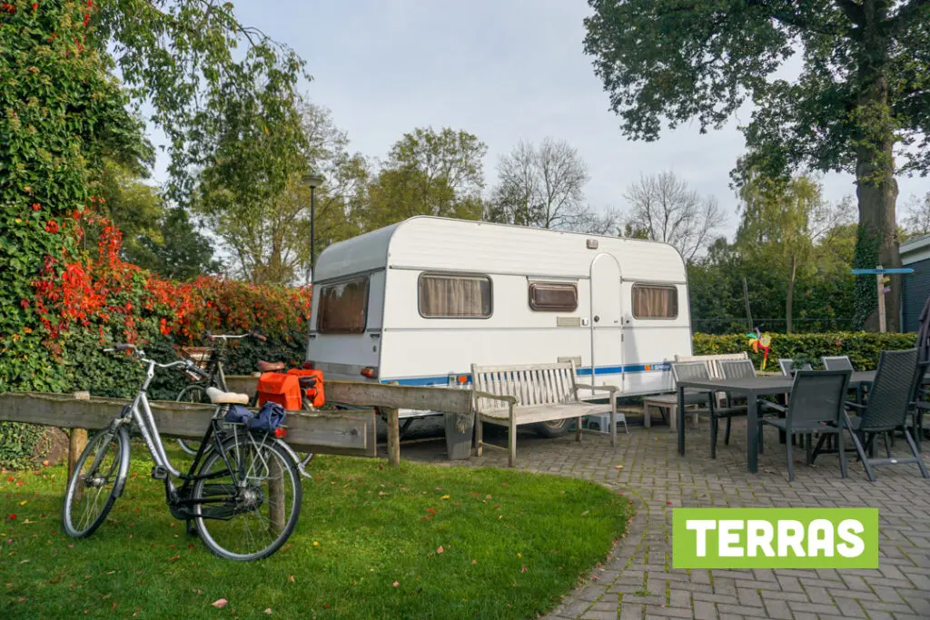 Een foto van de tuin van Het Socrateshuis van Dagelijks Leven waar mensen met dementie kleinschalig en betaalbaar wonen in een particuliere zorginstelling