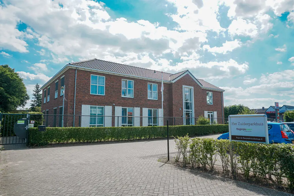 Een foto van Het Zuiderparkhuis van Dagelijks Leven waar mensen met dementie kleinschalig en betaalbaar wonen in een particuliere zorginstelling