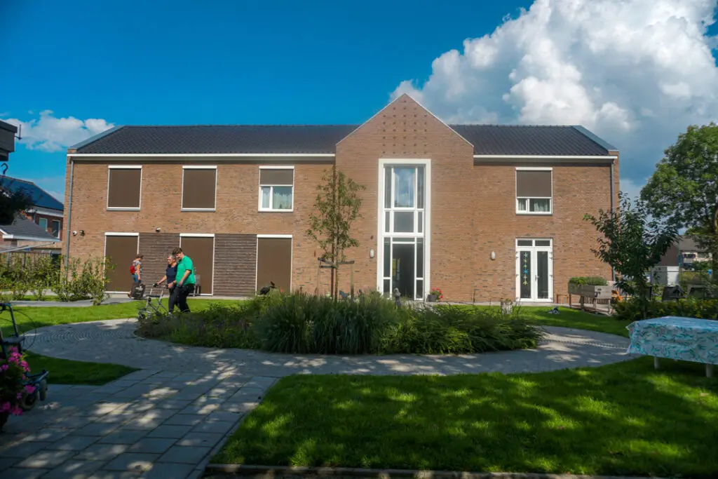 Een foto van Het Leijgraafhuis van Dagelijks Leven waar mensen met dementie kleinschalig en betaalbaar wonen in een particuliere zorginstelling