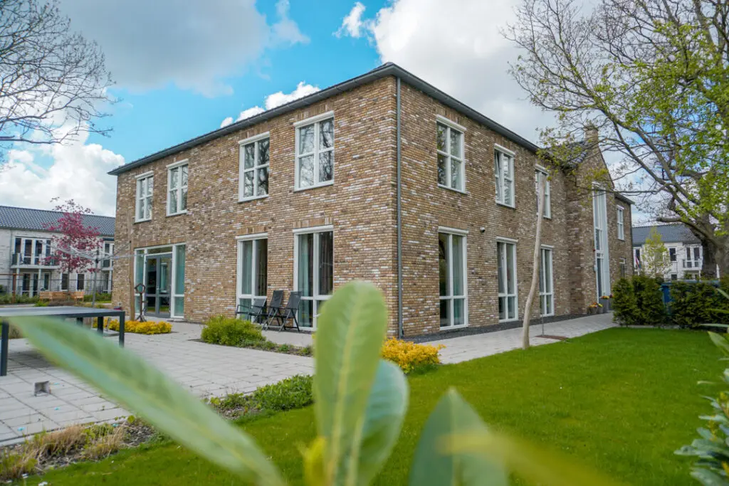 Een foto van Het Abtswoudehuis van Dagelijks Leven waar mensen met dementie kleinschalig en betaalbaar wonen in een particuliere zorginstelling
