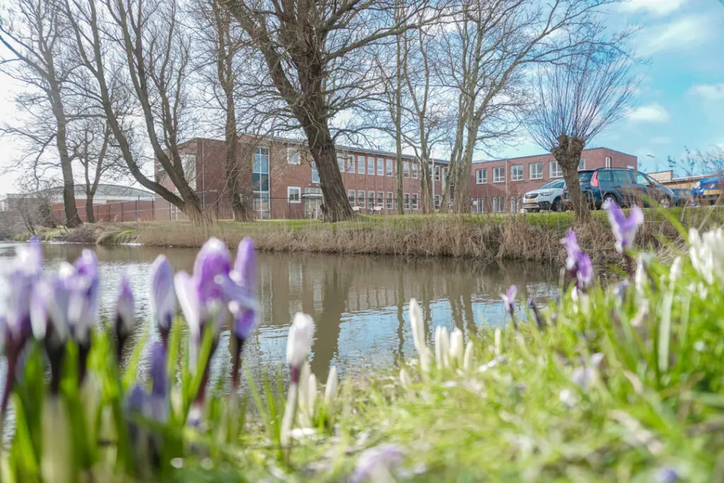 Een foto van Het Houwinghuis van Dagelijks Leven waar mensen met dementie kleinschalig en betaalbaar wonen in een particuliere zorginstelling