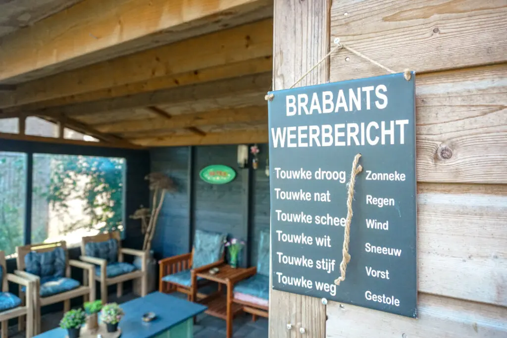 Een foto van de tuin van Het Wilhelminahuis van Dagelijks Leven waar mensen met dementie kleinschalig en betaalbaar wonen in een particuliere zorginstelling
