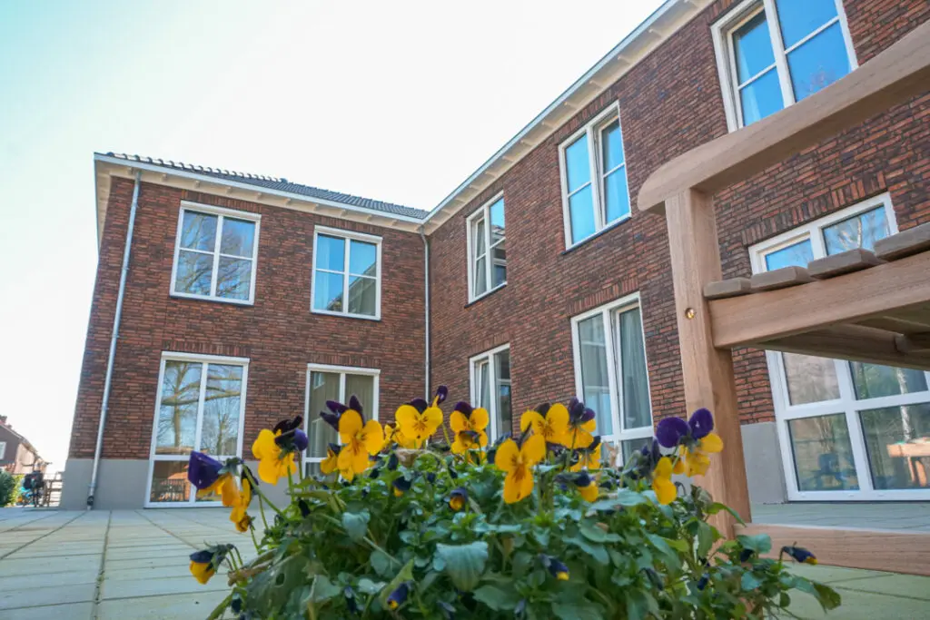 Een foto van Het IJkenberghuis van Dagelijks Leven waar mensen met dementie kleinschalig en betaalbaar wonen in een particuliere zorginstelling