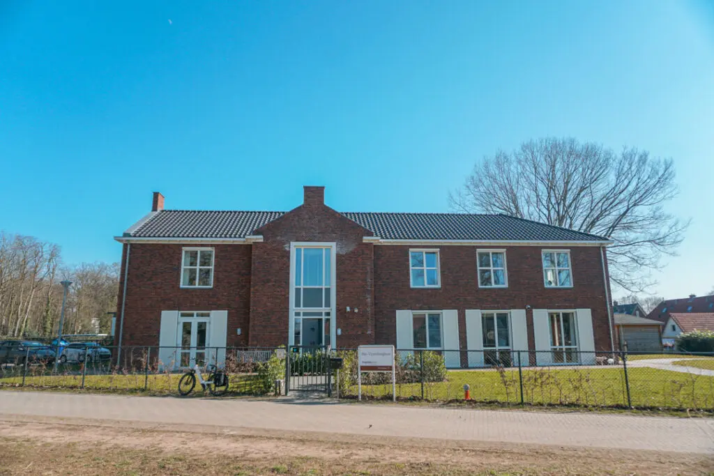 Een foto van Het Vijverberghuis van Dagelijks Leven waar mensen met dementie kleinschalig en betaalbaar wonen in een particuliere zorginstelling