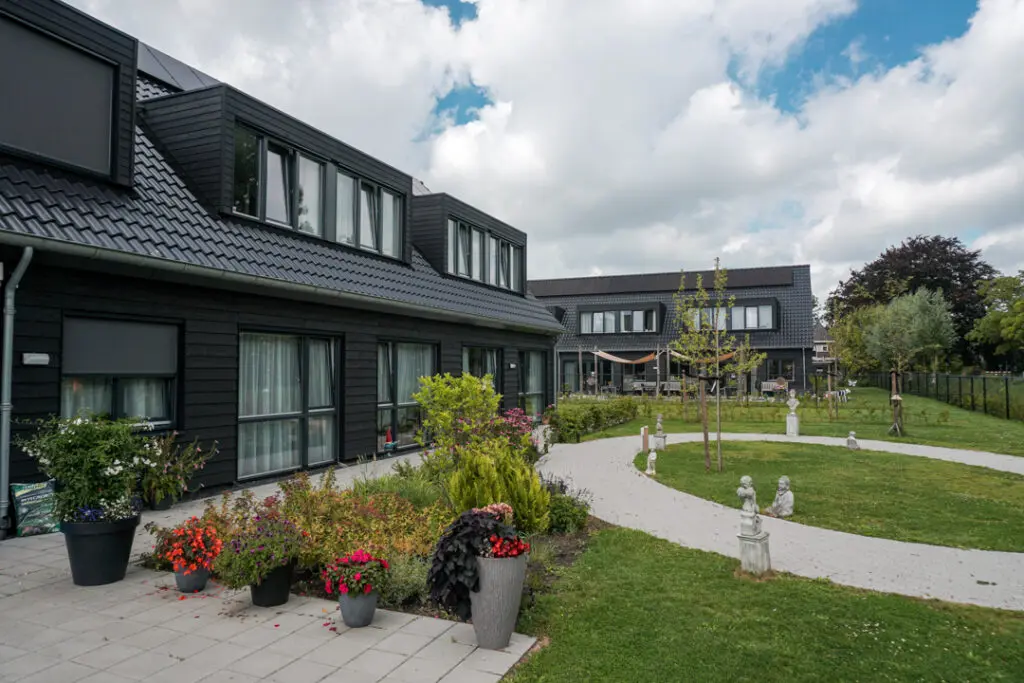 Een foto van Het Huygenwaerthuis van Dagelijks Leven waar mensen met dementie kleinschalig en betaalbaar wonen in een particuliere zorginstelling