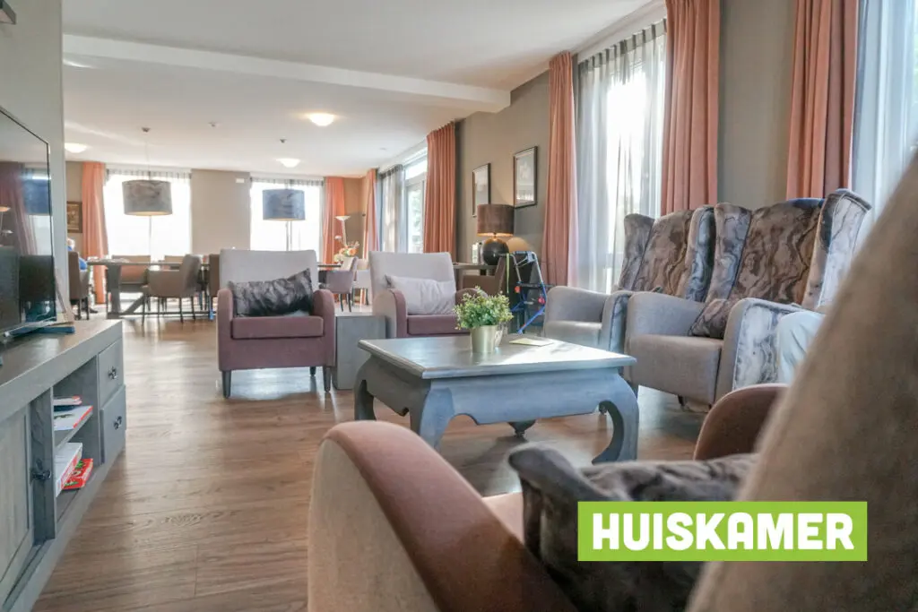 Een foto van de gezellige en knusse inrichting van Het Kulckhuis waar mensen met dementie kleinschalig wonen, anders dan in een verzorgingshuis
