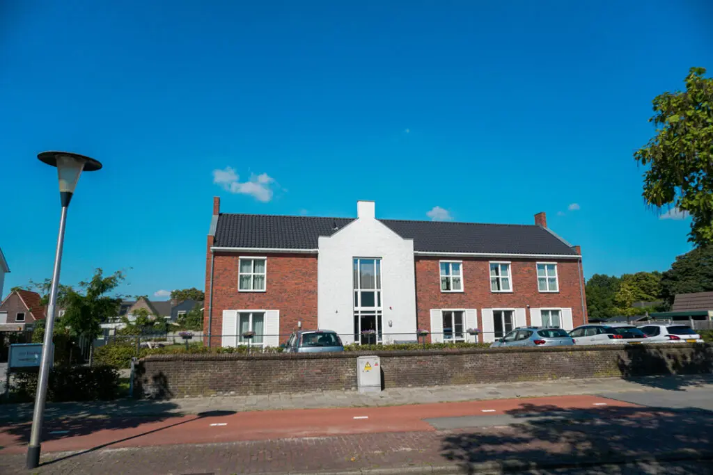 Een foto van Het Hurkhuis van Dagelijks Leven waar mensen met dementie kleinschalig en betaalbaar wonen in een particuliere zorginstelling