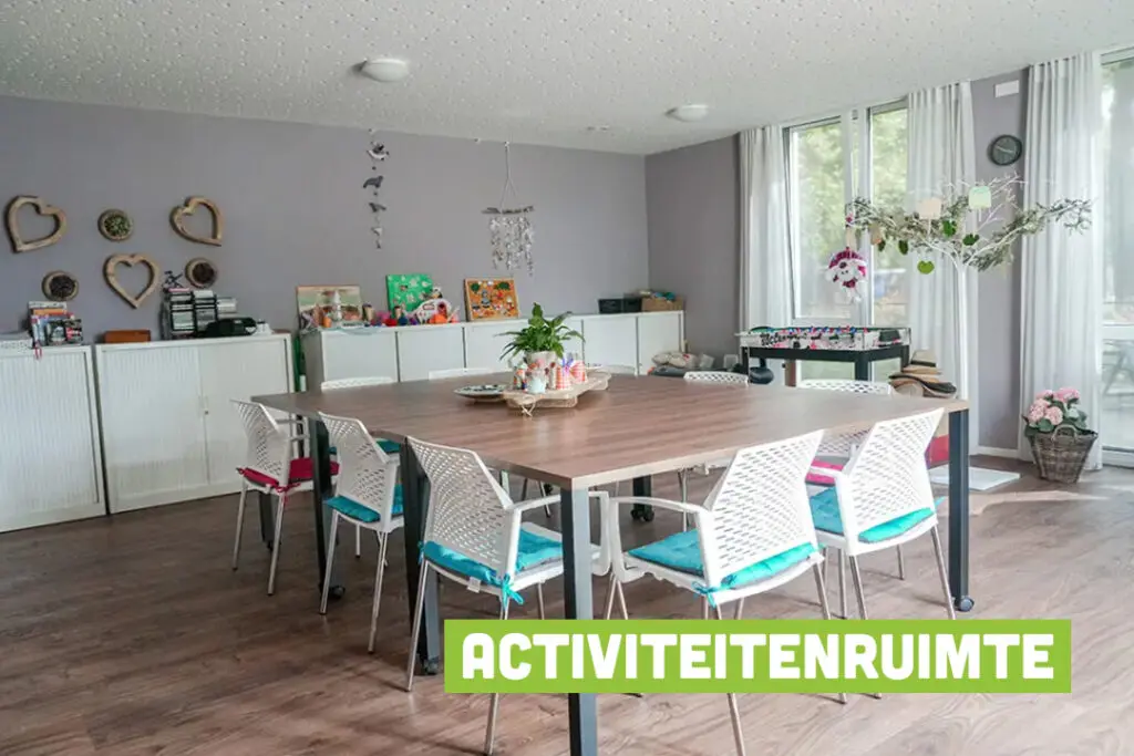 Een foto van de gezellige en knusse inrichting van Het Havezatenhuis waar mensen met dementie kleinschalig wonen, anders dan in een verzorgingshuis