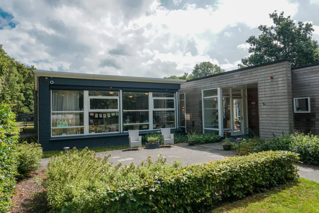 Een foto van Het Risdamhuis van Dagelijks Leven waar mensen met dementie kleinschalig en betaalbaar wonen in een particuliere zorginstelling