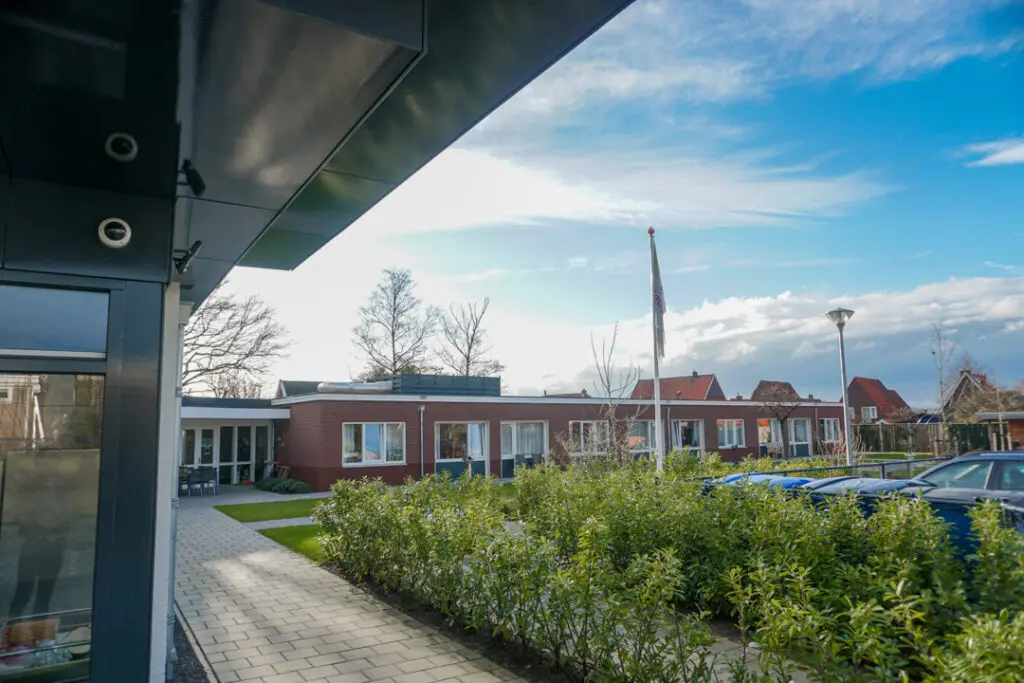 Een foto van Het Vandermolenhuis van Dagelijks Leven waar mensen met dementie kleinschalig en betaalbaar wonen in een particuliere zorginstelling