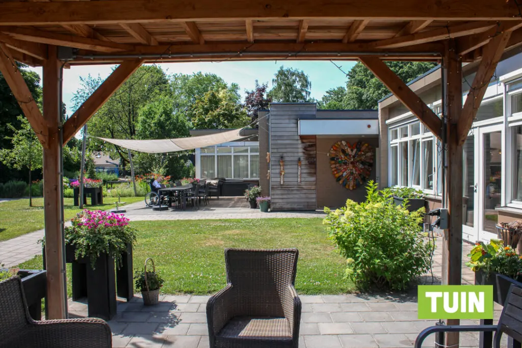 Een foto van Het Prins Claushuis van Dagelijks Leven waar mensen met dementie kleinschalig en betaalbaar wonen in een particuliere zorginstelling