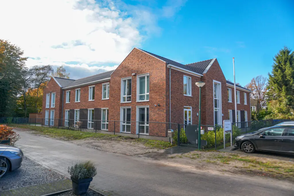 Een foto van Het Oosterhuis van Dagelijks Leven waar mensen met dementie kleinschalig en betaalbaar wonen in een particuliere zorginstelling