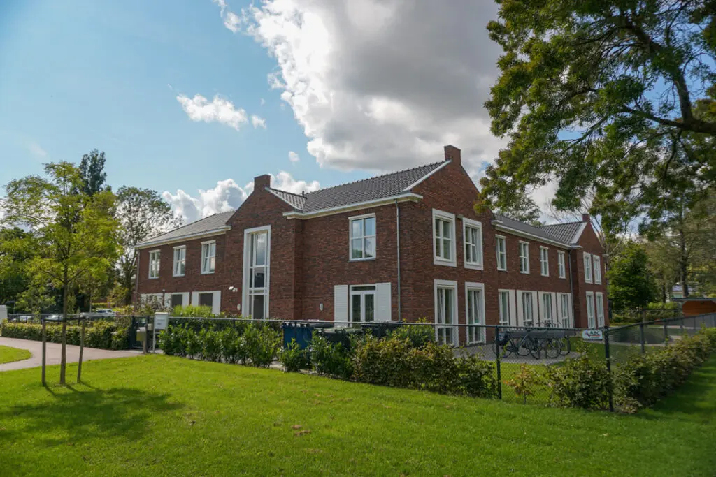 Een foto van Het Anjerhuis van Dagelijks Leven waar mensen met dementie kleinschalig en betaalbaar wonen in een particuliere zorginstelling