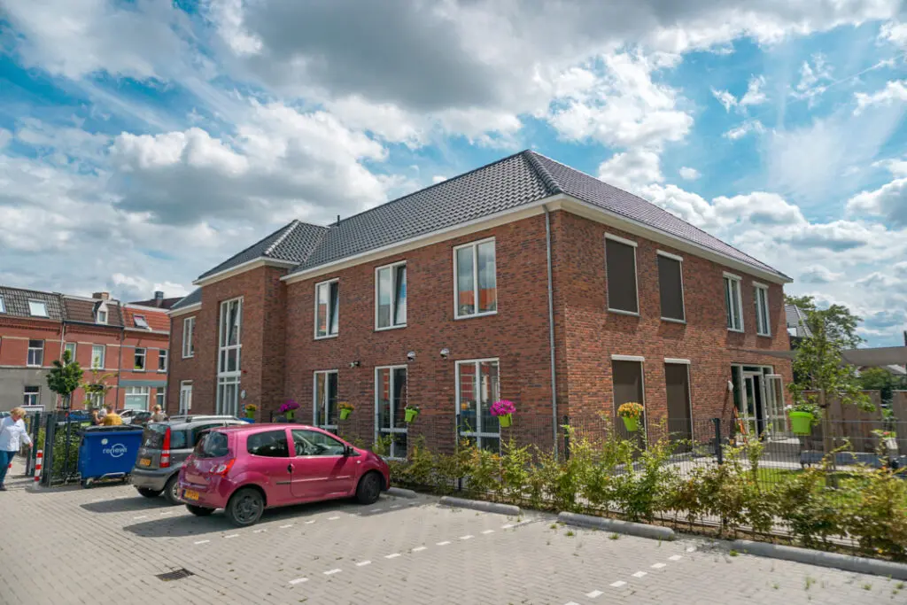 Een foto van Het Ruremundehuis van Dagelijks Leven waar mensen met dementie kleinschalig en betaalbaar wonen in een particuliere zorginstelling