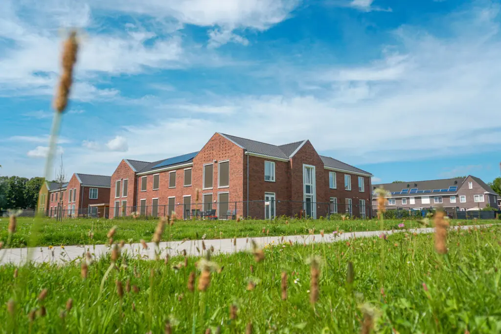 Een foto van Het Roufshuis van Dagelijks Leven waar mensen met dementie kleinschalig en betaalbaar wonen in een particuliere zorginstelling