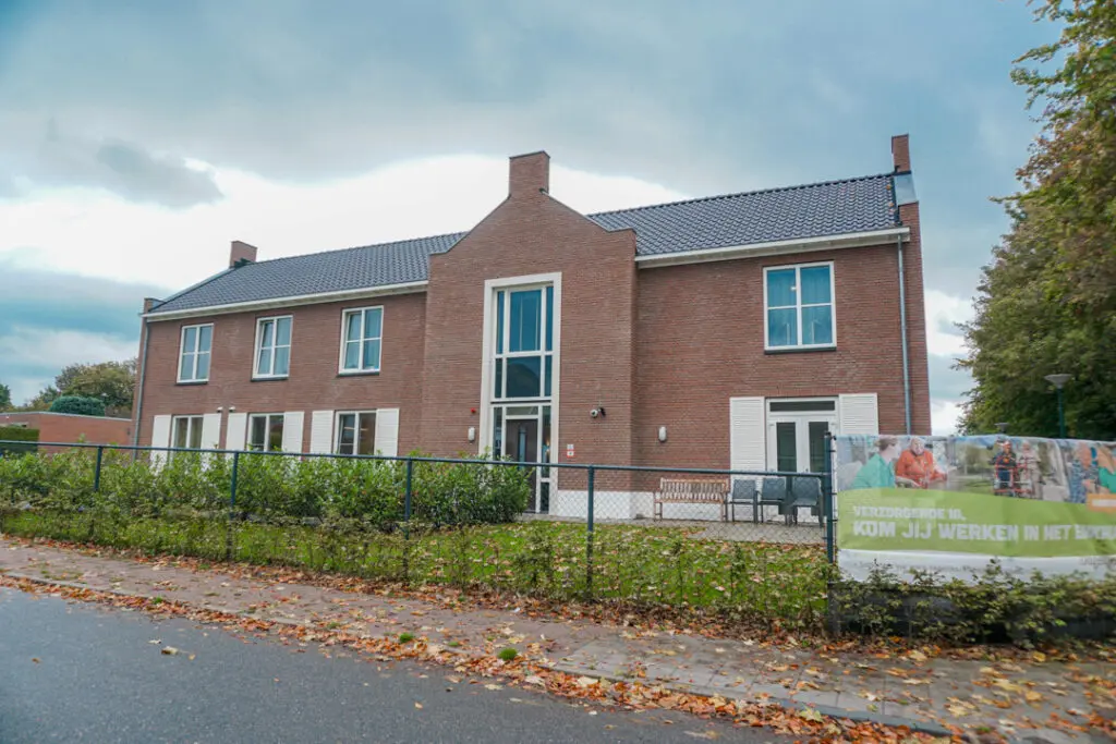 Een foto van Het Enkhuis van Dagelijks Leven waar mensen met dementie kleinschalig en betaalbaar wonen in een particuliere zorginstelling