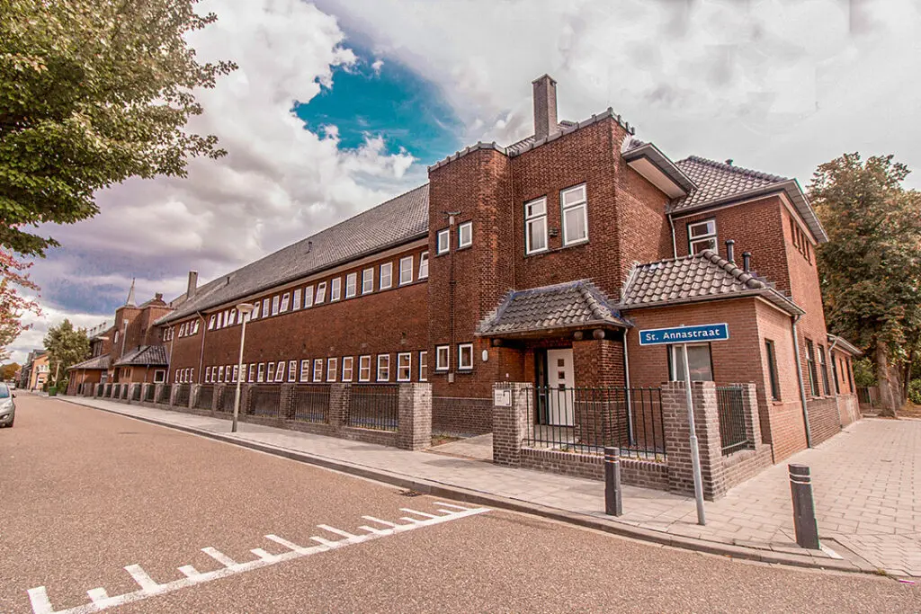 Een foto van Het Annahuis van Dagelijks Leven waar mensen met dementie kleinschalig en betaalbaar wonen in een particuliere zorginstelling