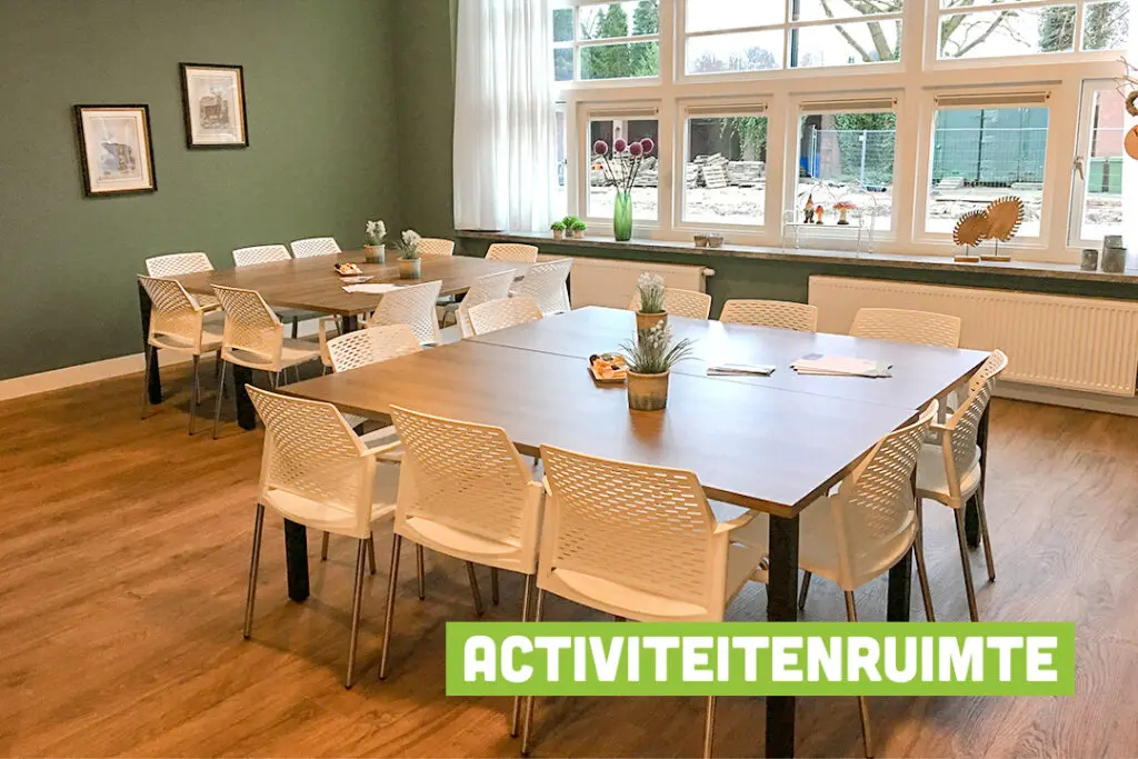 Een foto van de gezellige en knusse inrichting van Het Annahuis waar mensen met dementie kleinschalig wonen, anders dan in een verzorgingshuis