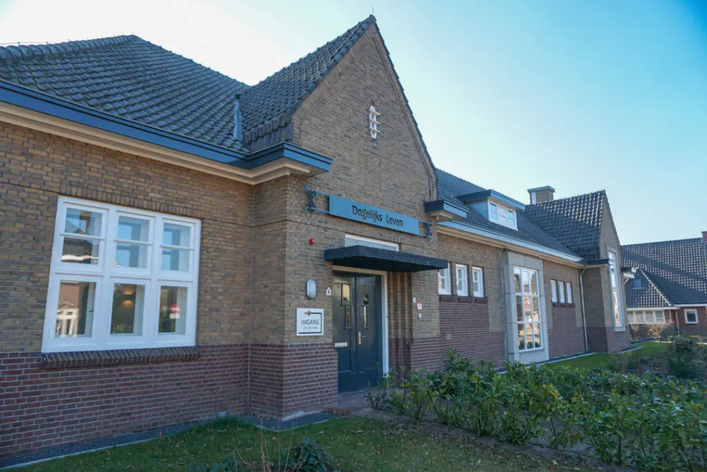 Een foto van Het Hovenhuis van Dagelijks Leven waar mensen met dementie kleinschalig en betaalbaar wonen in een particuliere zorginstelling