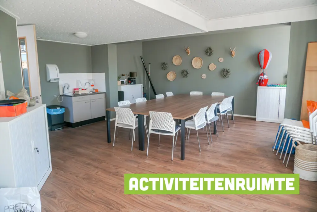 Een foto van de gezellige en knusse inrichting van Het Hovenhuis waar mensen met dementie kleinschalig wonen, anders dan in een verzorgingshuis