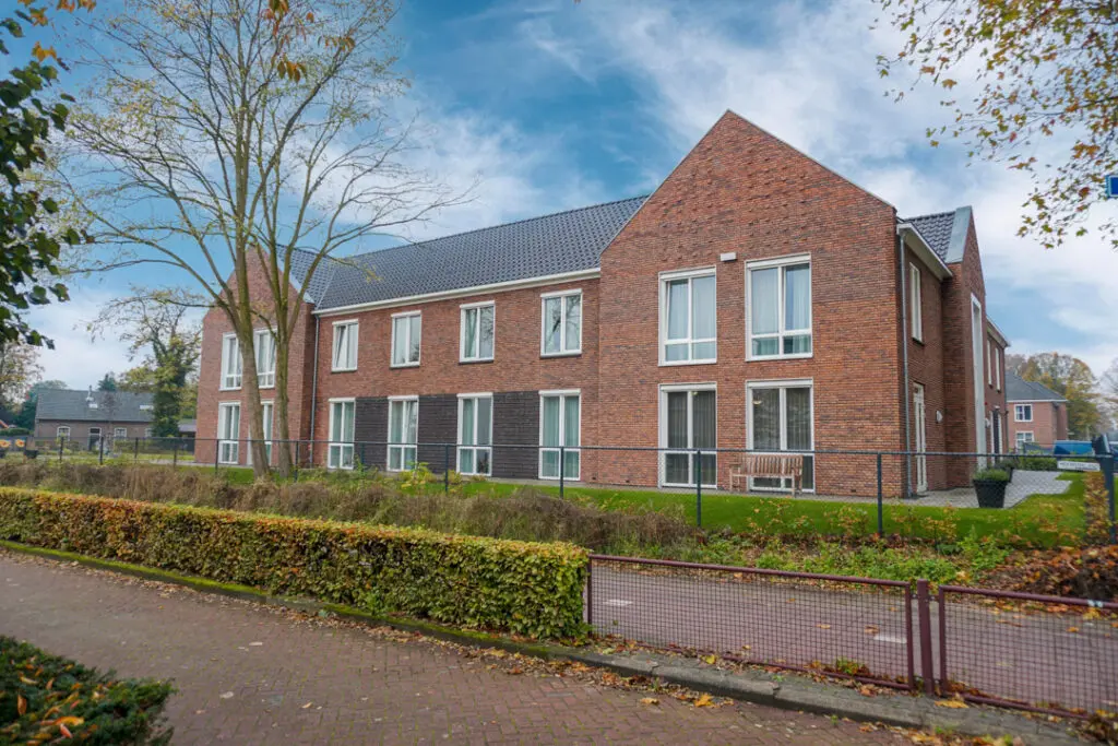 Een foto van Het Rooyhuis van Dagelijks Leven waar mensen met dementie kleinschalig en betaalbaar wonen in een particuliere zorginstelling