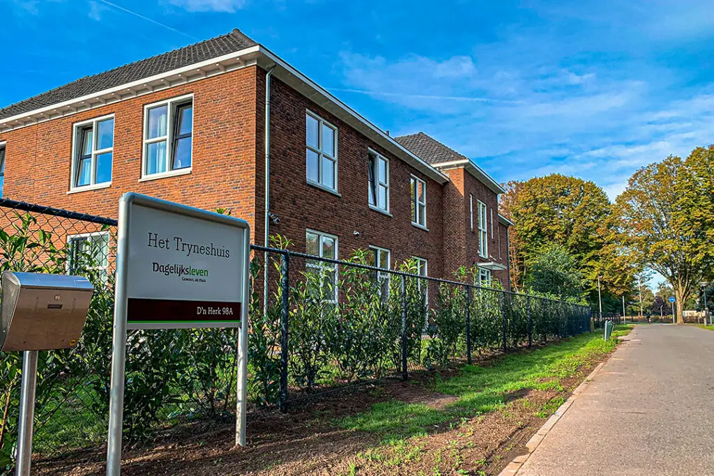 Een foto van Het Tryneshuis van Dagelijks Leven waar mensen met dementie kleinschalig en betaalbaar wonen in een particuliere zorginstelling