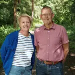 Foto van twee verpleegkundig specialisten, die vijf jaar geleden als eerste startten als verpleegkundig specialist bij Dagelijks Leven, de landelijke zorgorganisatie gespecialiseerd in betaalbare woonzorg voor mensen met dementie.