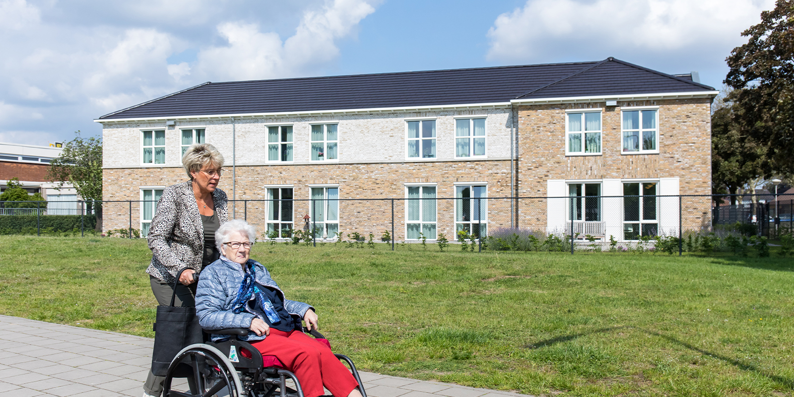 Het Vechtdalhuis in Hardenberg is een kleinschalige en betaalbare woonzorglocatie voor mensen met dementie