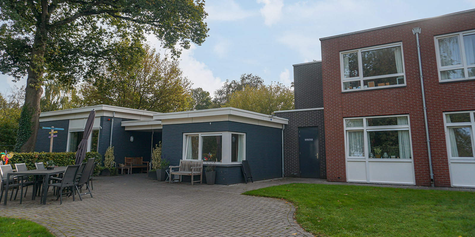 Het Socrateshuis in Apeldoorn is een kleinschalige en betaalbare woonzorglocatie voor mensen met dementie