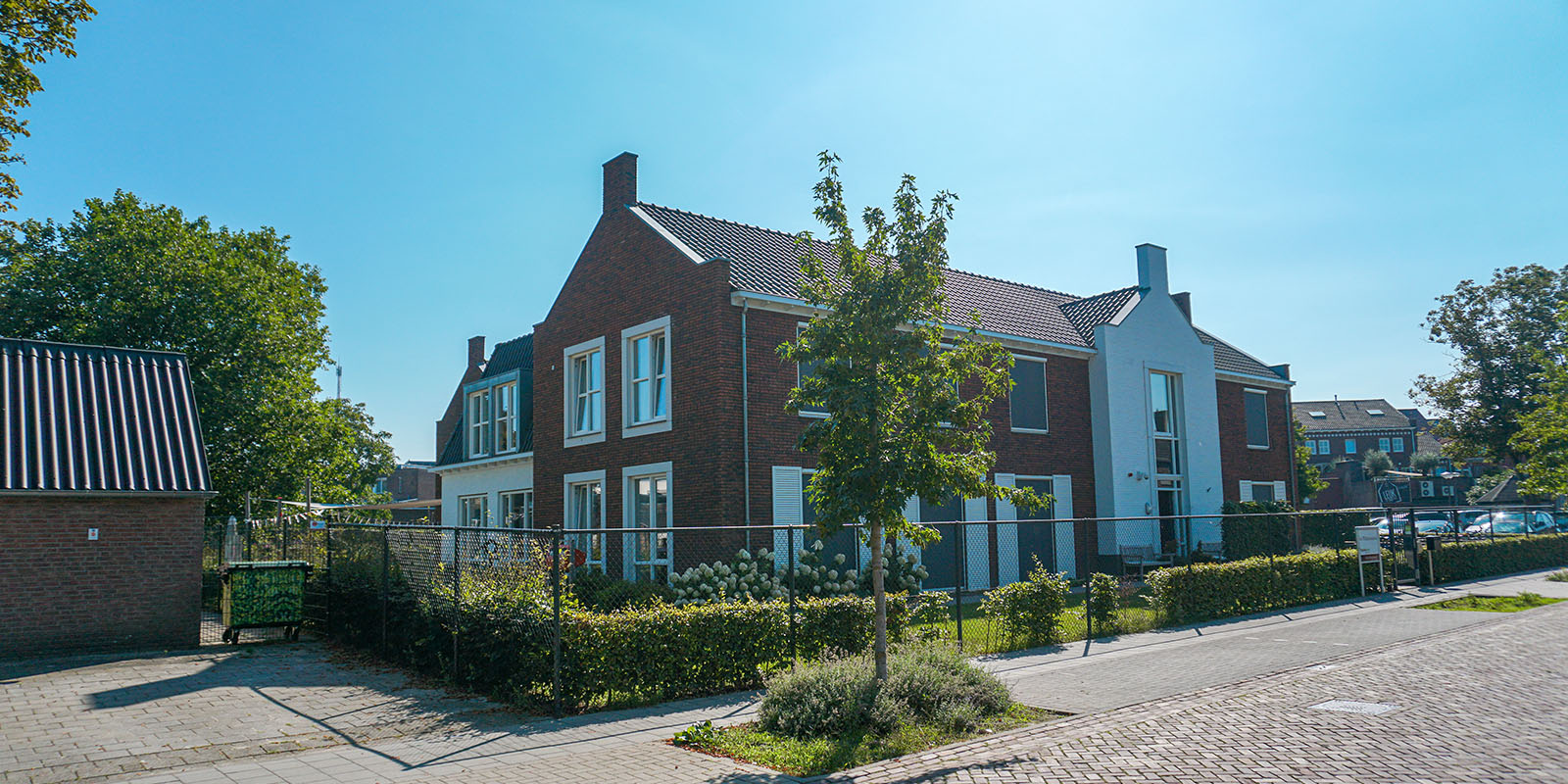 Het Wilhelminahuis in Deurne is een kleinschalige en betaalbare woonzorglocatie voor mensen met dementie