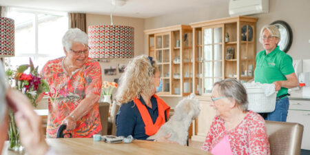 De zorg bij Dagelijks Leven is gewoon als thuis, ook bij Het Boomgaardhuis in Geldermalsen voor mensen met dementie