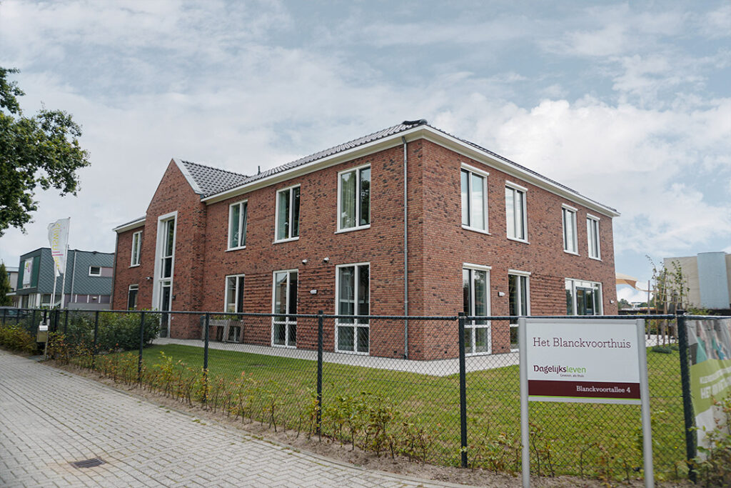 Een foto van Het Blanckvoorthuis van Dagelijks Leven waar mensen met dementie kleinschalig en betaalbaar wonen in een particuliere zorginstelling