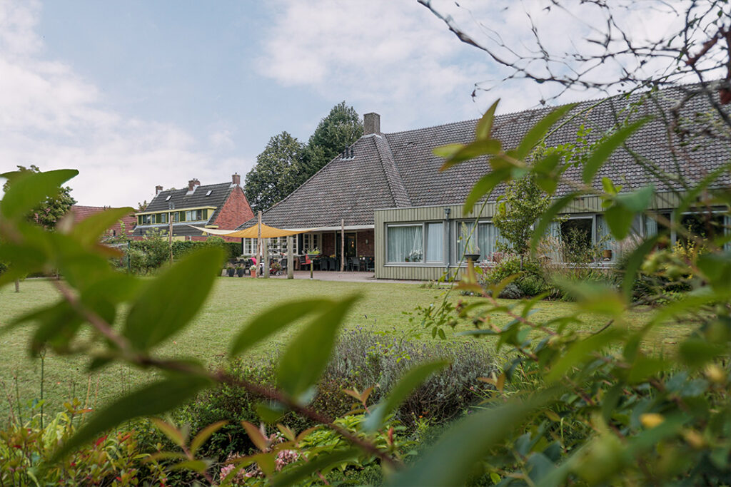 Een foto van Het Wilderinkhuis van Dagelijks Leven waar mensen met dementie kleinschalig en betaalbaar wonen in een particuliere zorginstelling